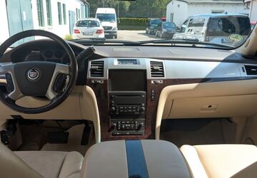 Cadillac Escalade 150.000 km 18.000 &euro; Brandis 04821