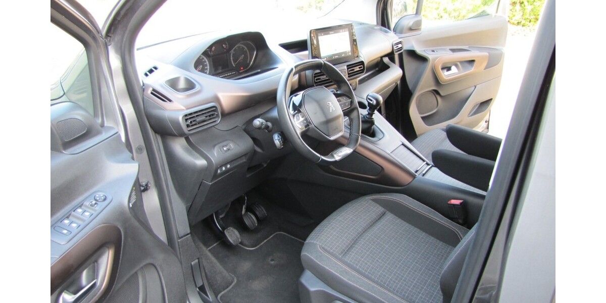 Peugeot Rifter GT-Line L2 53.975 km 19.990 &euro; Böhlen 04564