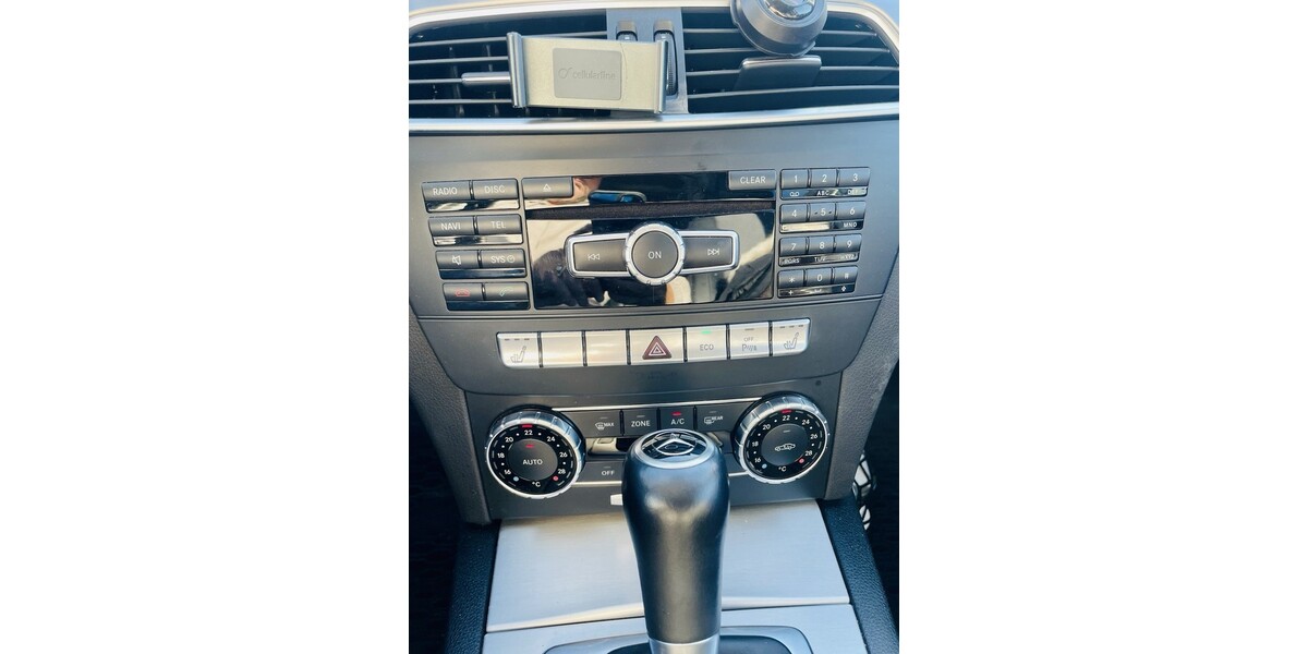 Mercedes-Benz 220 209.877 km 9.449 &euro; Leipzig 04109