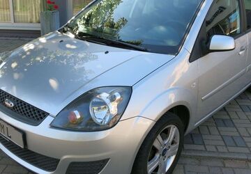 Ford Fiesta 68.000 km 4.990 &euro; Lucka 04613