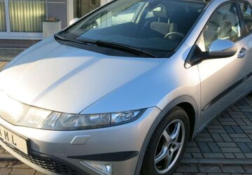 Honda Civic 198.000 km 3.990 &euro; Lucka 04613