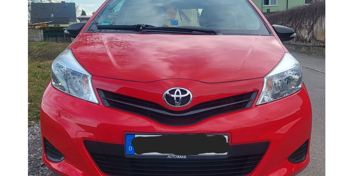 Toyota Yaris 113.000 km 5.400 &euro; Leuna OT Friedensdorf 06237