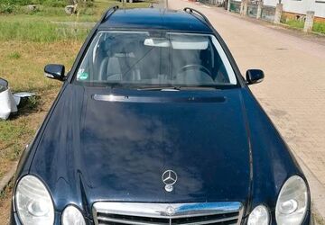 Mercedes-Benz E 220 270.999 km 4.499 &euro; Neukieritzsch 04574