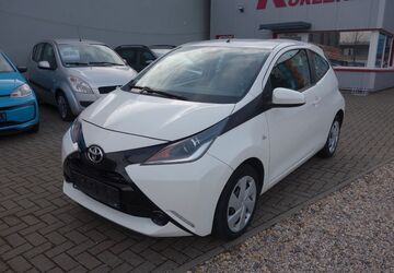 Toyota Aygo (X) 90.000 km 5.989 &euro; Leipzig 04249