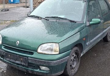 Renault Clio 119.989 km 1.200 &euro; Borna 04552