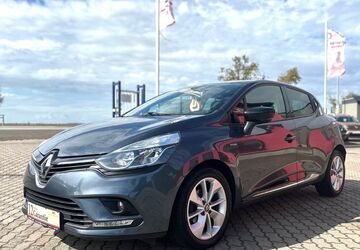 Renault Clio 94.700 km 8.999 &euro; Kabelsketal/OT Großkugel 06184