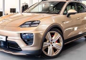 Porsche Macan 9.900 km 111.800 &euro; Leipzig 04356