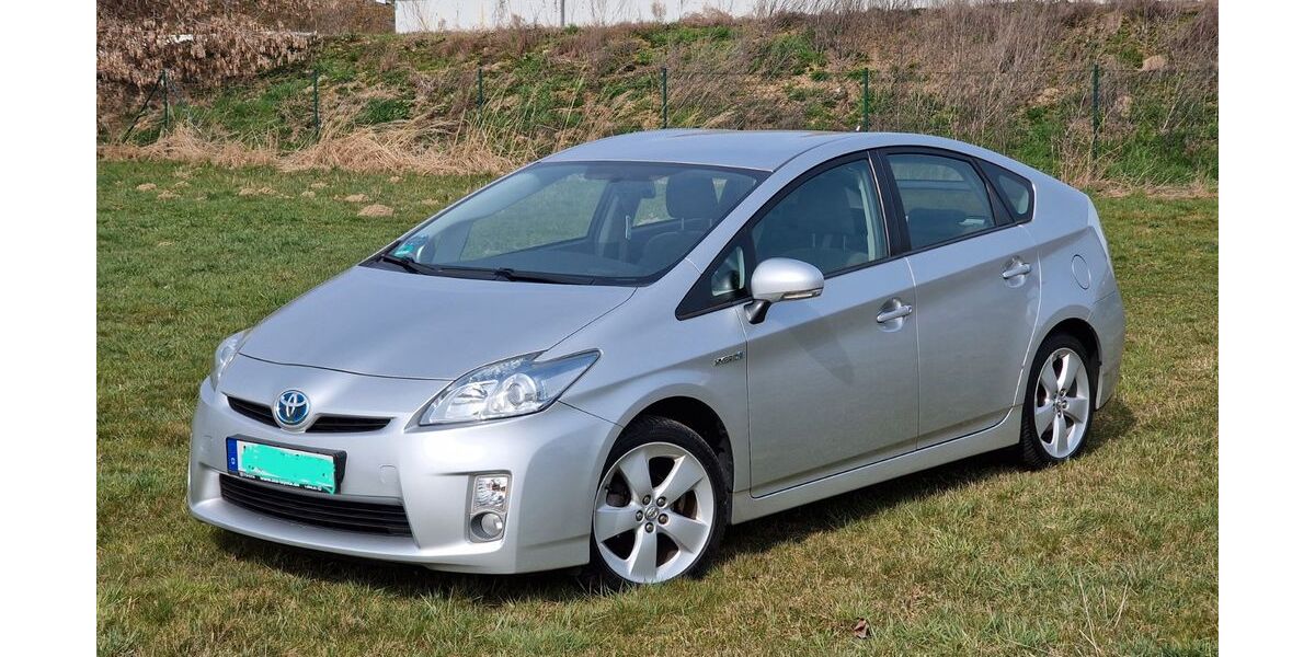 Toyota Prius 184.000 km 7.200 &euro; Leipzig 04288