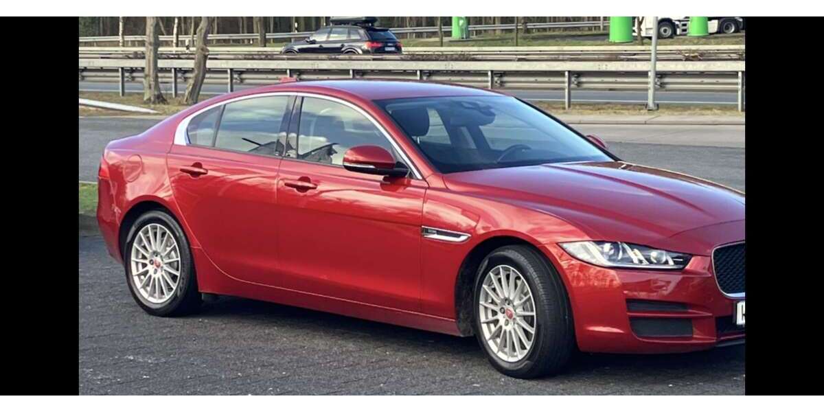 Jaguar XE 118.845 km 12.900 &euro; Markkleeberg 04416