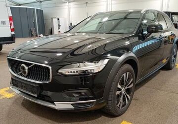 Volvo V90 Cross Country 33.200 km 51.890 &euro; Leipzig 04179