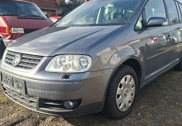 VW Touran 269.027 km 1.850 &euro; Borna 04552