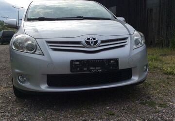 Toyota Auris 141.000 km 6.300 &euro; Leipzig 04159