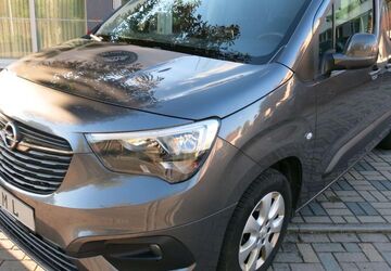 Opel Combo 129.000 km 12.490 &euro; Lucka 04613