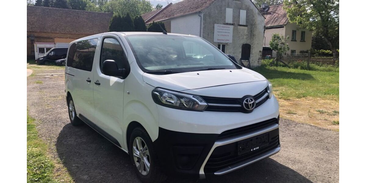 Toyota Proace (Verso) 31.000 km 24.799 &euro; Leipzig 04288