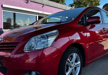 Toyota Verso 127.240 km 8.480 &euro; Kabelsketal OT Gröbers 06184