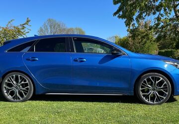 Kia pro ceed / ProCeed 82.000 km 16.500 &euro; Granschütz 06679
