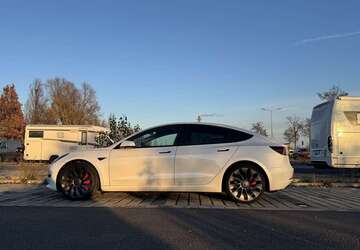 Tesla Model 3 33.394 km 34.999 &euro; Leipzig 04158