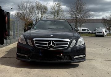 Mercedes-Benz E 300 303.000 km 8.500 &euro; Rötha 04571