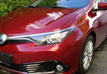Toyota Auris 20.000 km 16.500 &euro; Naunhof 04683