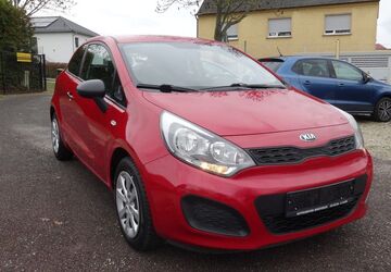 Kia Rio 120.988 km 4.900 &euro; Groitzsch 04539