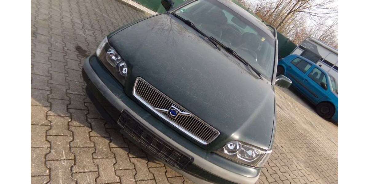 Volvo V40 254.500 km 444 &euro; Leipzig 04289