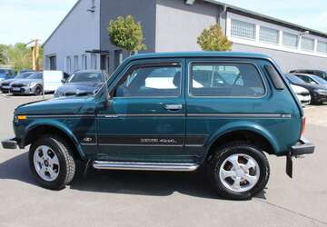 Lada Niva 147.000 km 4.980 &euro; Leipzig 04328